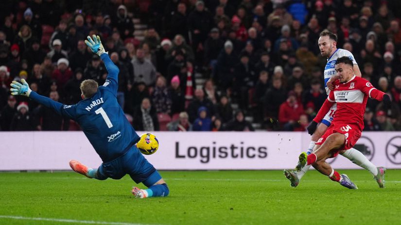 Unikol cez stred a obrancom ukazal chrbat Kanonier Strelec prispel k vitazstvu Middlesbrough