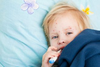 Vraj banalna choroba hospitalizovala deti a dospelych