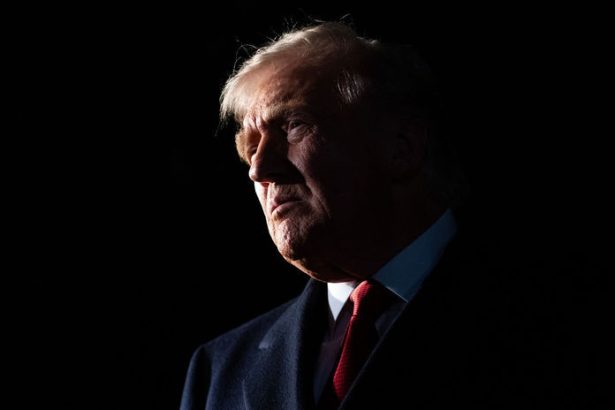 Zabite vsetkych na palube Trump celi skandalu Madurovi dal ultimatum