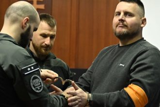 Bombic opat pred sodom Obzalovany je z extremistickeho trestneho cinu