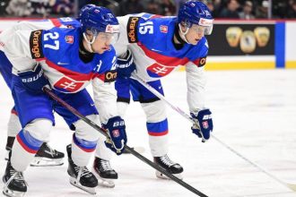 Fruhaufoch vyber chce Kanade urobit to co vlani Cesi Proti su bookmakeri zo Slovakov robia hokejovych exotov