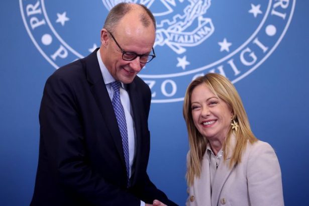 Kto je vlastne lidrom Europy Opraty preberaju Merz a Meloniova