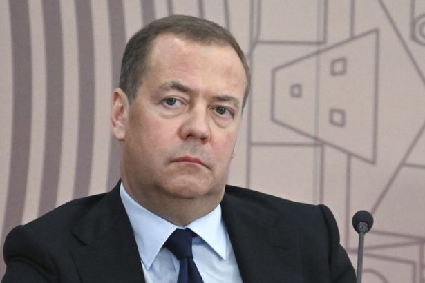 Medvedev sa inspiroval Trumpom zvazuje unosy lidrov