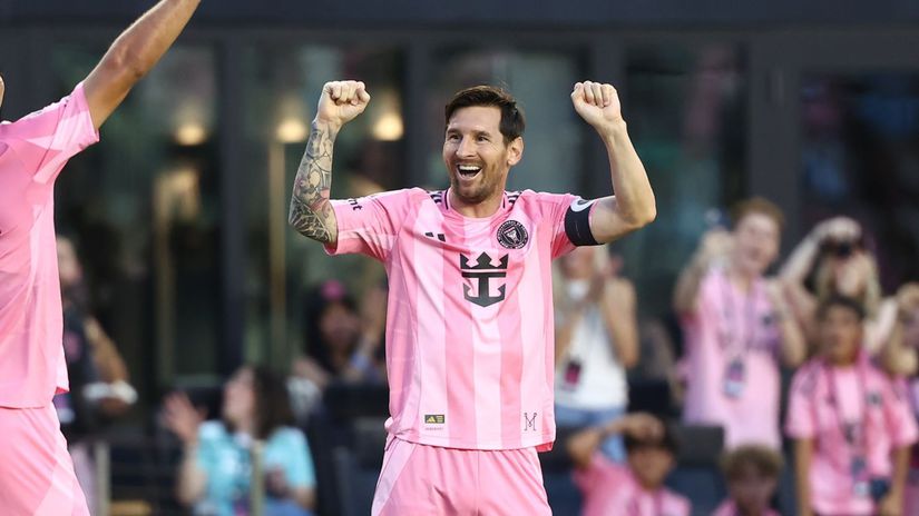 Messi uz odmietol vyse miliardu Arabi sa nevzdavaju