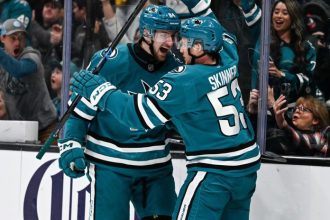 Najlepsi vykon v NHL kariere Trojgolovy Regenda ziaril proti Cernakovi