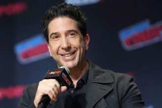 Nasiel tu pravu Ross z Priatelov s 30 rocnou absolventkou