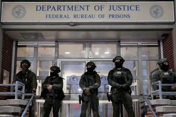 ONLINE Maduro s manzelkou vo vaznici v Brooklyne Musk poskytne Venezuelcanom internet zadarmo