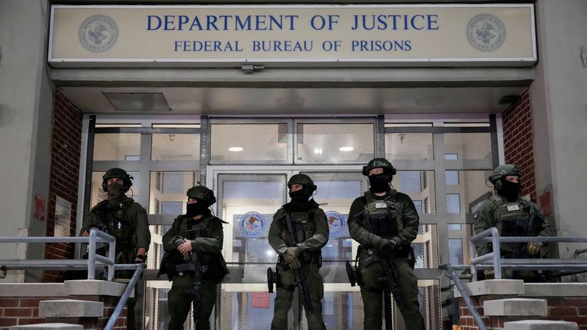 ONLINE Maduro s manzelkou vo vaznici v Brooklyne Musk poskytne Venezuelcanom internet zadarmo