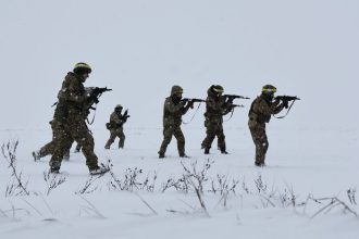 ONLINE Zelenskyj Ukrajina chce mier nie za kazdu cenu Gubernator Chersonskej oblasti Ukrajinsky utok na oslavy zabil 24 ludi