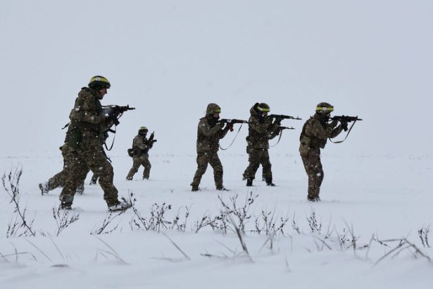 ONLINE Zelenskyj Ukrajina chce mier nie za kazdu cenu Gubernator Chersonskej oblasti Ukrajinsky utok na oslavy zabil 24 ludi