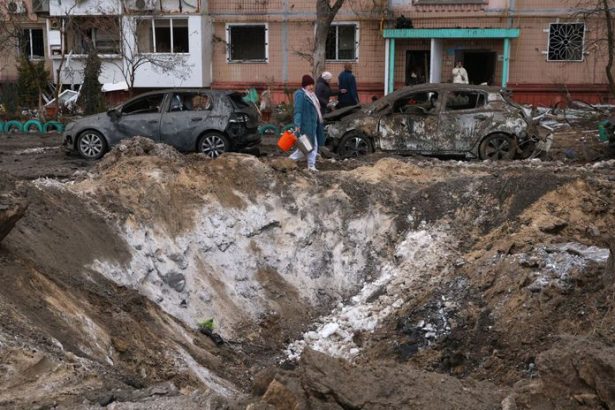 ONLINE Zelenskyj kritizuje predstavitelov Kyjeva za riesenie dodavok energi Macron posle Ukrajine generatory