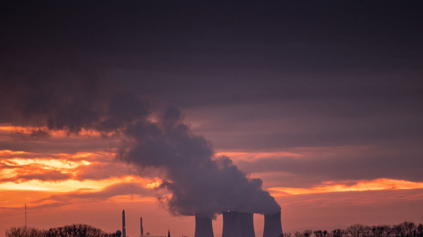 Slovensko planuje vystavbu novych reaktorov no chybaju odbornici na ich obsluhu stat laka mladych ludi stipendiami vo vyske 4 tisic eur rocne