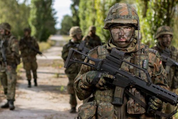 Sok pre nemeckeho ministra obrany Extremizmus v elitnej jednotke Bundeswehru