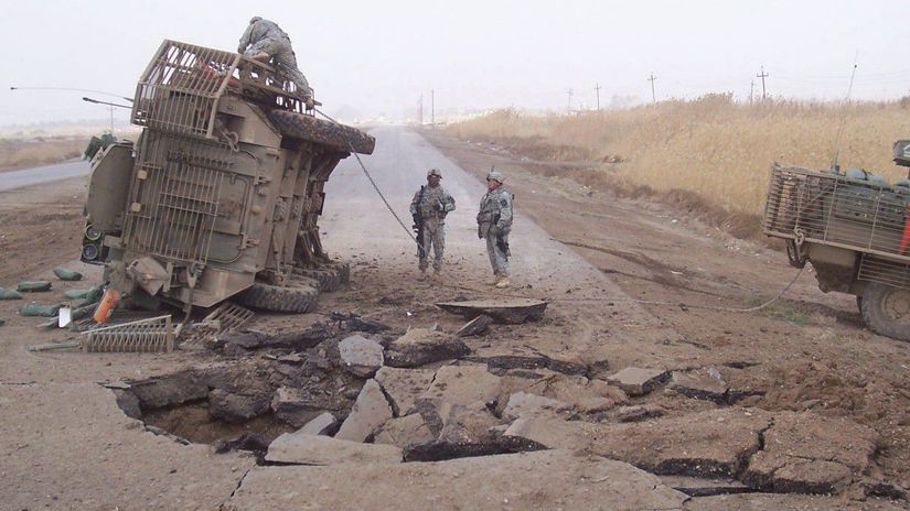 Strategicka nocna mora NATO Ako hnojivo a stare Nokie paralyzovali armady sveta