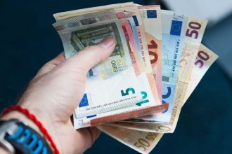 Svetove zdravotnicke autority biju na poplach a volaju po zvysovanii cien Ktorim polozkam by podla nich mali rast ceny na cenovkach