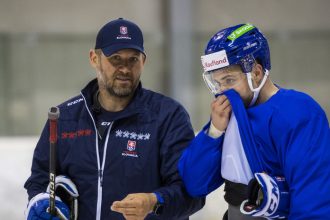 Ticho zavidim Cechom My nevieme postavit stadion kritizuje Lasak