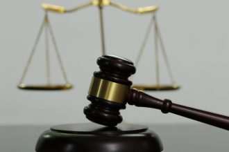 Tisicky eur ako odskodnenie za chyby uradov ci sudu nie su nerealne Kedy a ako je mozne o ne ziadat