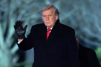 Trump sa pri clach dopracoval k vysledku Experti zistili ze az 96 bremena znasaju Americania