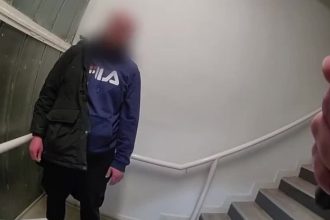 VIDEO Nocna drama v servise s elektronikou Policajti prekvapili zlodejov priamo na mieste