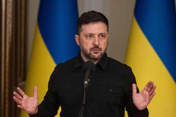 Zelenskyj by vo volbach prehral no Ukrajinci mu doveruju