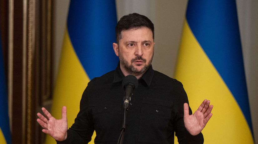Zelenskyj by vo volbach prehral no Ukrajinci mu doveruju