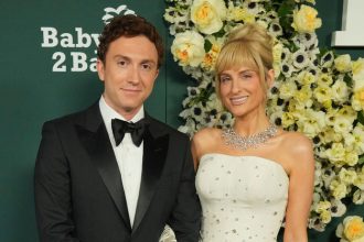 oblubena spevacka sa stala trojnsobnou mamou tehotenstvo dokazala utajit nikto o nom netusil