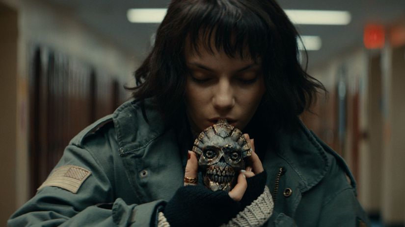 Aztecka pistala smrti ako nastroj zla do kin prichadza horror Piskot