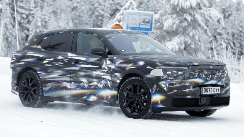 Bentley Mestske SUV sa blizi Testy su v plnom prude