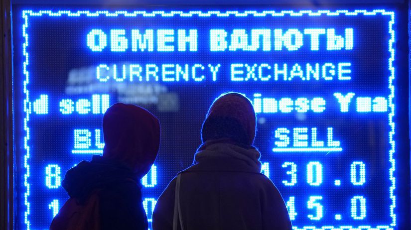 Bloomberg EU zvazuje v ramci novych sankcii zakaz dovozu medi a platiny z Ruska