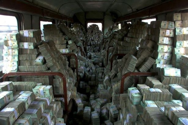 Doba kesu vo svojej megalomanskej podobze Putin tajne poslal Iranu tony hotovosti vlakom