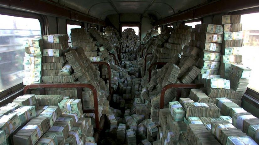 Doba kesu vo svojej megalomanskej podobze Putin tajne poslal Iranu tony hotovosti vlakom