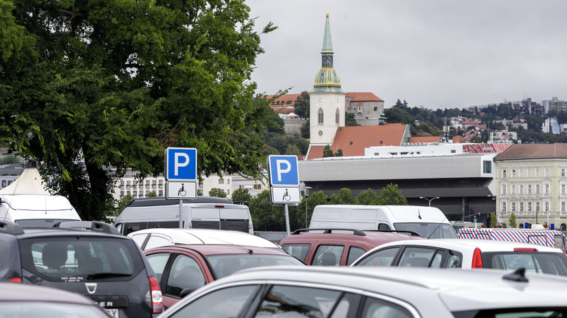 Garaz v Bratislave stoji tolko ako dom v strednom Slovensku Z parkovania sa stal luxusny biznis