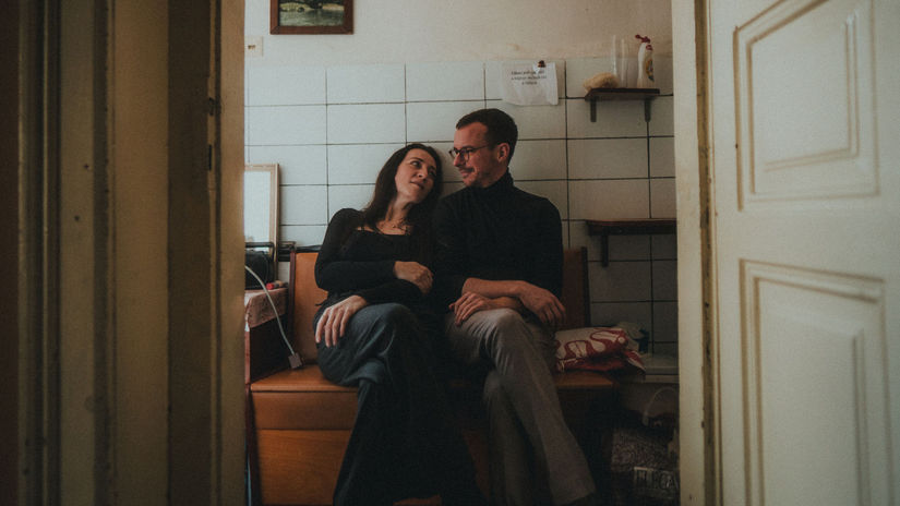 Katka Koscova a Daniel Spiner predstavuju videoklip k piesni Vojna je z albumu Krehkost