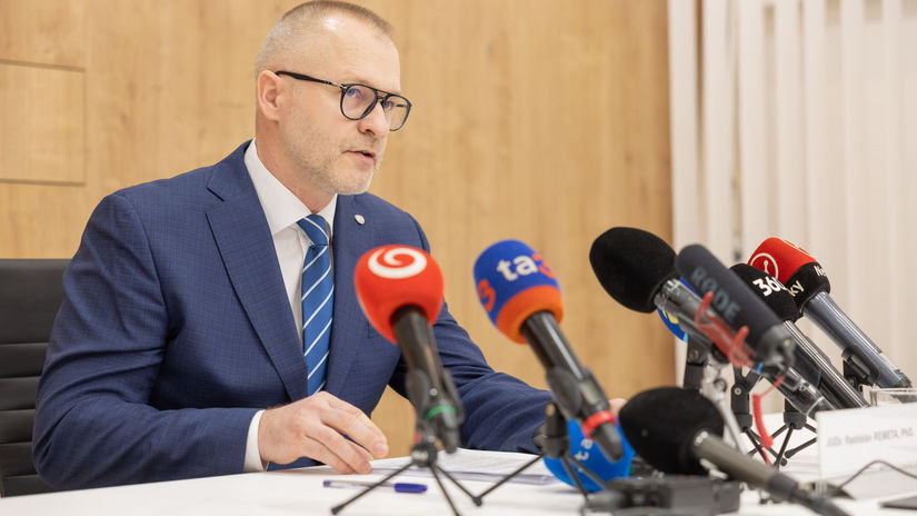 Krajsk prokuratura sa vyjadrela k darovaniu vojenskej techniky Ukrajine