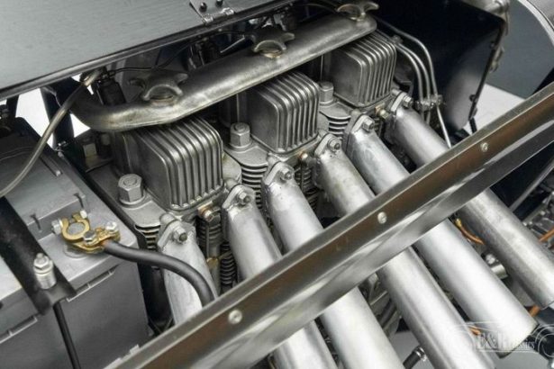 Lamborghini Centenario Traktori Najslabsie lambo vsetkych cias predavane za cenu supersportu