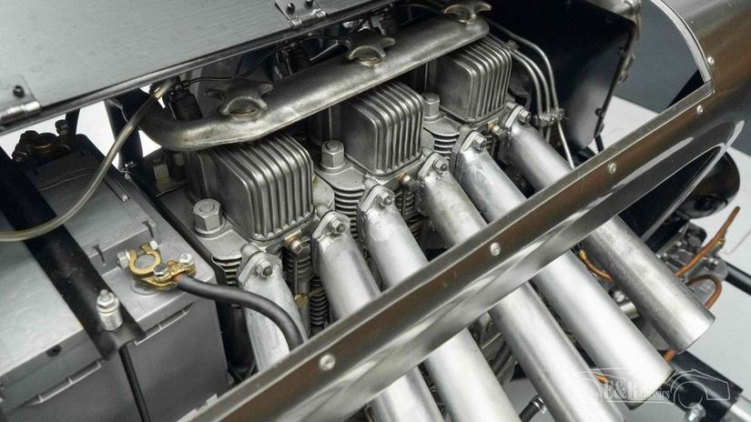 Lamborghini Centenario Traktori Najslabsie lambo vsetkych cias predavane za cenu supersportu