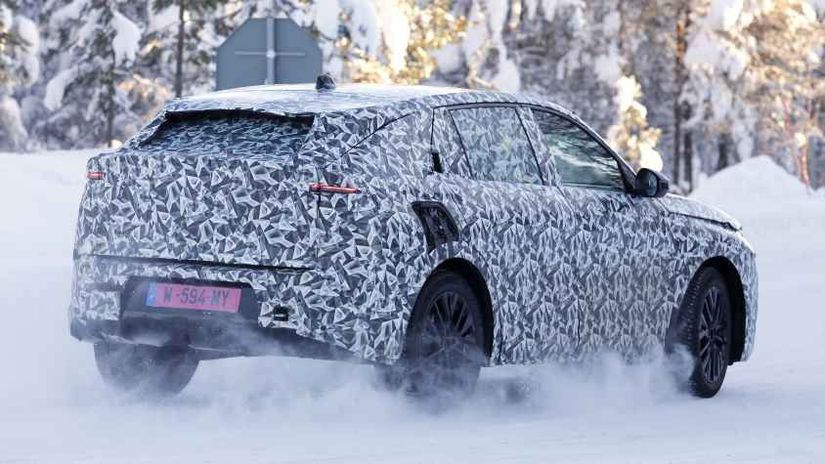 Lancia Gamma Nova vlajkova lod sa vracia po viac ako styroch desatrociach