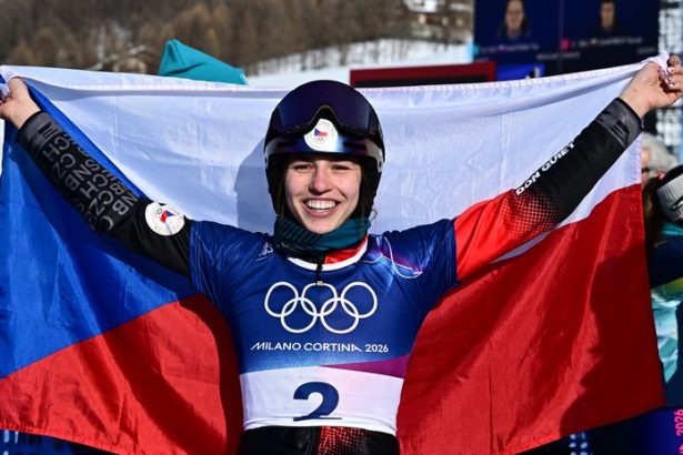 Ledecka sa skoncila vo stvrtfinale prisla velka chvila jej kolegyne Cesko ma prve olympijske zlato