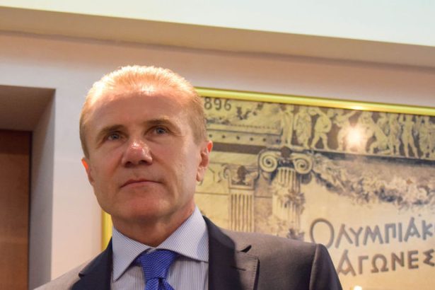 Legendarny Bubka upadol do nemilosti V Kyjeve tvrdia ze si drzi jazyk za zubami Odoberie mu Zelenskyj okrem renty aj vyznamenanie