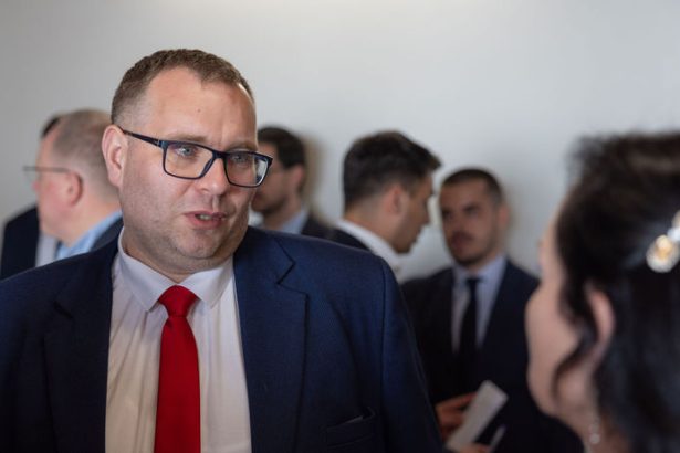 Mimovladne organizacie vyhrali dolezity sudny spor uz nemusia odhalovat mena svoich prispievatelov