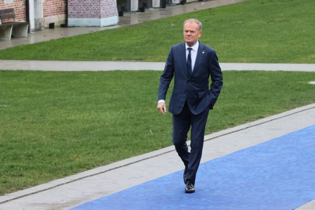 Nieco sa deje Tusk vyzval Poliakov aby okamzite opustili Iran