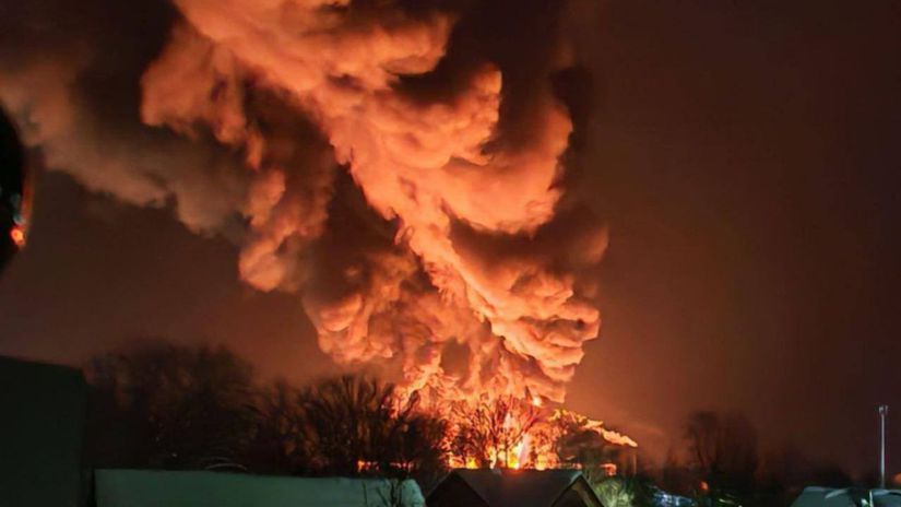 ONLINE Po narocnych rokovaniach prisiel ohen Ukrajina zautocila na ropne zasobniky 500 km od Moskvy