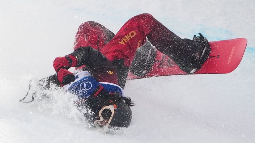 Po pade zostala nehybne lezat Majsterka sveta upokojila fanusikov fotkou s usmevom v nemocnicnom zupane