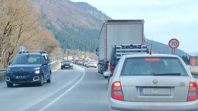 Pod Strecnom prazdno inde neznesitelne kolony Niektori tvrdia ze situacia sa zhorsila no nazory su rozdelene
