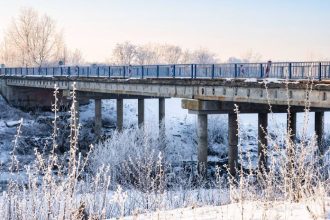 Pri Zbudzi opravuju most Obchadzka meria 24 kilometrov