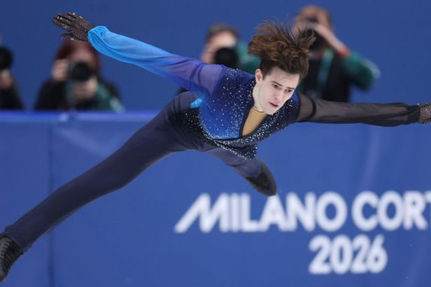 Senzacia na krasokorculiarskom lade Malinin zlyhal a ostava bez medaily zlato sokujuco ziskava Kazach