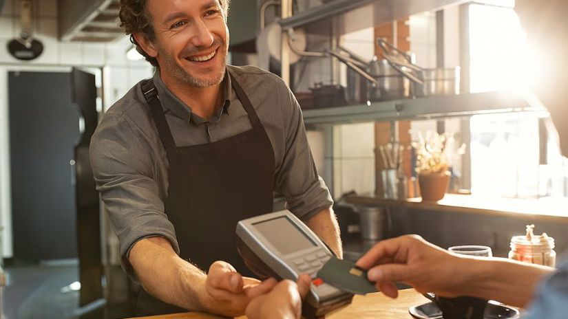 Slovaci Coraz Viac Platia Bezhotovostne Od Marca Budu Musiet Podnikatelia Umoznit Platbu Kartou Alebo QR Kodom