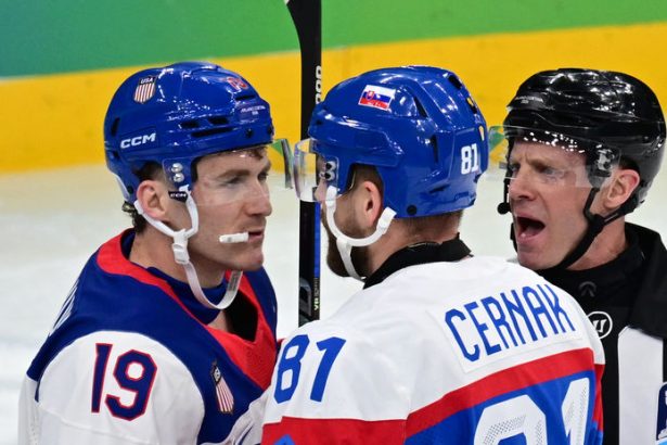 Slovaka biju do hlavy a rozhodcovia nic chytte ho a vyzenjte ho americki provokateri ukazuju za co zarabaju miliony