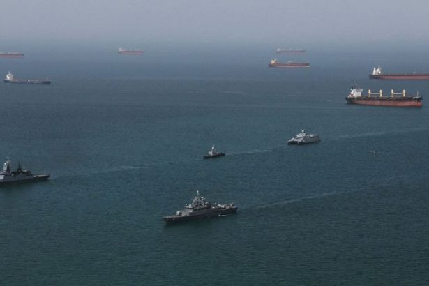 Trump dal Iranu 15 dnove ultimatum inak hrozi utokmi Teheran vzdoruje a utoci na americke zakladne