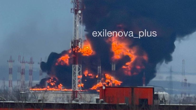 VIDEO Stanica zasobujuca Druzbu v plamenoch drony zasiahli klucovu tepnu ruskej ropy